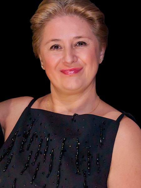 Elena Petrova, co-fundadora de Cucineti, cocinas de lujo en Marbella