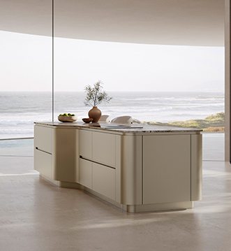 Cocina Snaidero Ola White con isla en una villa de Marbella