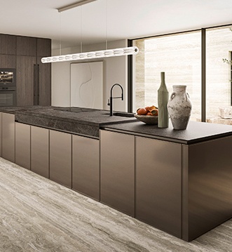 Cocina Snaidero Quadra en lacado Burnished Gold con isla en Marbella